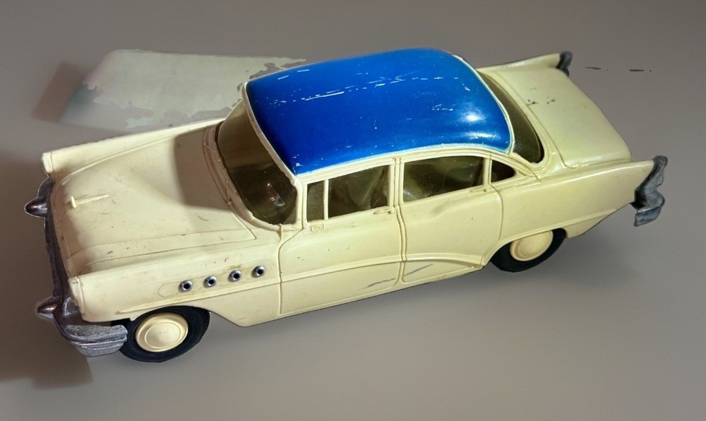 1955 Buick Roadmaster Annual Built Kit Car AMT Friction Model 1:25 Scale 2-Tone