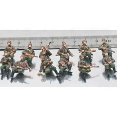 Camouflage 1/72 WWII German Army 12 Soldiers Assembled & Painted Plastic Model