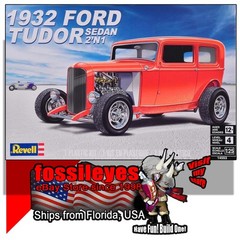 REVELL 14553 1/25 1932 FORD TUDOR SEDAN 2 IN 1 MODEL KIT