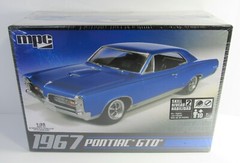 MPC 1967 Pontiac GTO 1/25 Scale Plastic Model Kit Molded in White MPC710L/12
