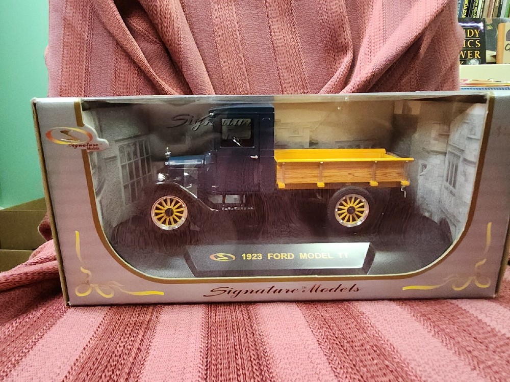 SIGNATURE MODEL’S 1923 Ford Model TT