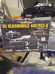 Revell 4446 ’85 Oldsmobile 442/Fe3-x Model Kit Show Car Special 1:25