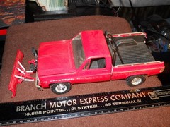 Revell 1:24 ’77 GMC Service/Plow Pickup Truck Model “As Is” Loose Parts, .!!