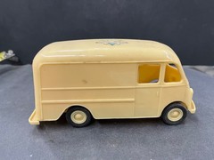 C2 Product Miniatures International Metro Van Truck vintage Promo model McM.