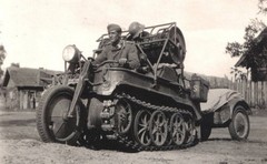 1/72 Sd.Kfz. 234/2 “Puma Schwerer Panzerspähwagen (5 cm) Roden 705 Model kit