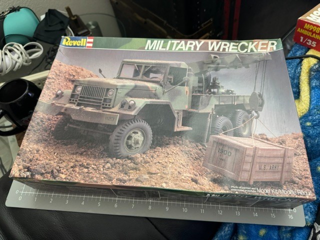 Revell 1/32 Scale Military Wrecker Model Kit #8305 Partial Assembly!