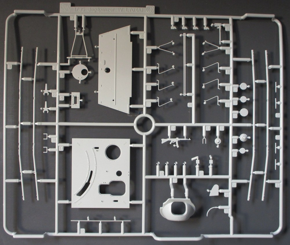 Dragon 1/35th Scale Panzer IV L/70(A) – Parts Tree Q from Kit No. 6689