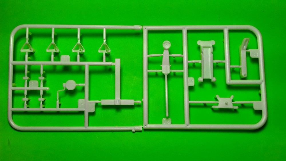 Tip Top Shop #2 PARTS ONLY Floor Jack 4 Stands Engine Stand 1/25 Diorama Garage