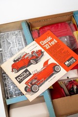 Monogram Big Deuce Classic ’32 Ford Roadster 1/8 Scale Model Kit Unbuilt w/ Box