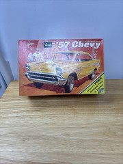 Vtg Revell 1957 Chevy Street Classics 1/25 H-1277 1971 Model Kit Pre- Owned