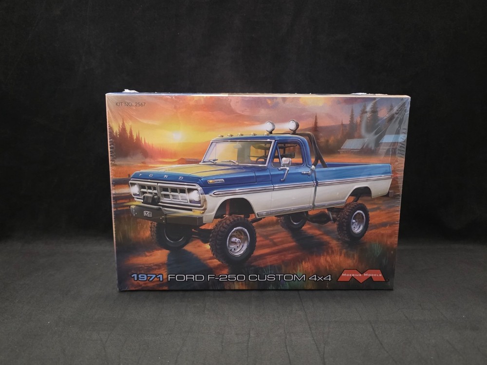 Moebius 1971 F-250 Custom 4×4 Pickup 1:25 Scale Plastic Model Kit 2567