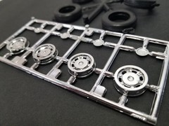 POLICE CAR WHEELS HUBCAPS & TIRES from 70 Road Runner Revell 1:24 Model Kit