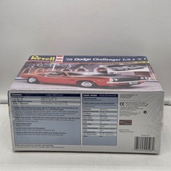 Revell: ’70 Dodge Challenger 2 ‘n 1 Model Kit – 1:24 Scale #85-2596 Sealed 2004