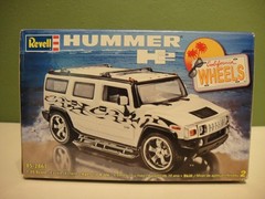 Revell – 1/25 – 2005 – HUMMER H2 California Wheels – #85-2867 – Open / Complete