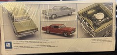 Revell 1:25 California Wheels ’65 Chevelle SS 396 Z-16 2-in-1 SEALED Small Dent
