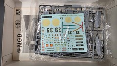 AOSHIMA MG MGB CLUB RACING VERSION 1/24 SEALED INSIDE COMPLETE T9