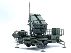 1/72 ARTISAN US Patriot Missile Defense System Launch Vehicle Combat Ver. Model