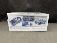 Revell 1966 – 1977 Ford Bronco 1:25 Scale Plastic Model Kit 85-4320 NISB