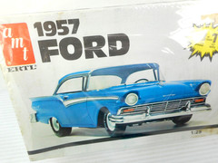 VINTAGE SEALED AMT 1/25 SCALE 1957 FORD 3 N’ 1 PLASTIC MODEL KIT #6584