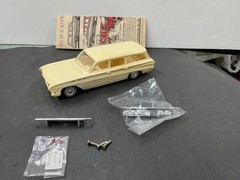AMT 1961 Buick Special Station Wagon Annual w/Box built model 1/25 McM