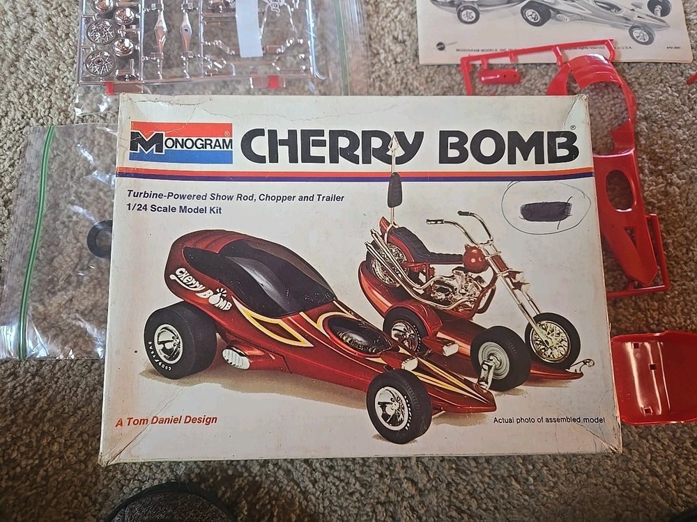 Monogram Cherry Bomb 1/24 1970 Turbine-Powered Show Rod, Chopper and Trailer