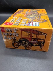 AMT 1237 Ford 1923 Model T Depot Hack 1:25 Scale Model Plastic Kit Sealed *Read