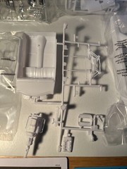 Monogram 1969 Dodge Super Bee 440 Six Pack 1/24 Scale Plastic Model Kit (B255)