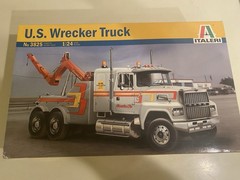 Italeri U.S. Wrecker Truck 1/24 Scale Model Kit 3825