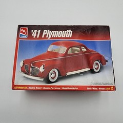 AMT/ERTL 1/25 41 Plymouth 6184 Parts Kit Bash Engine Motor Started 2