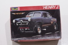 REVELL 1951 HENRY J SAINTS SCALE 1:25 MODEL KIT 7398