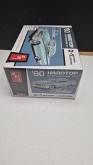 AMT ‘60 Hardtop Customizing 1/25 Model Kit Ford Starliner AMT1055/12 SEALED