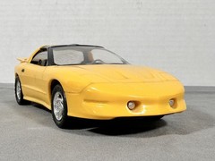 1/24 Scale 1993 Pontiac TRANS AM T-top 1/25 PROMO Model Car YELLOW Firebird AMT?