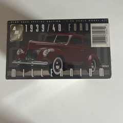AMT 2000 Special Edition 1939/40 Ford Mille Anium 1:25 Scaled Sealed In Plastic