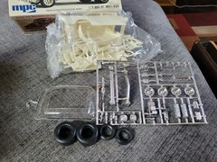 MPC 1957 Chevy Flip Nose SPIRIT OF 57 1/25 Scale 1975 Model Kit Sealed Inside.