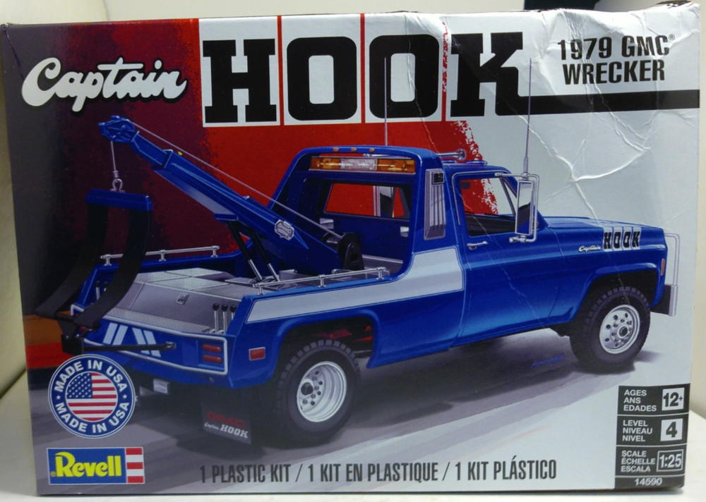 Revell #14590 1/25 Scale 1979 GMC Wrecker Captain Hook NEW IN DAMAGED BOX