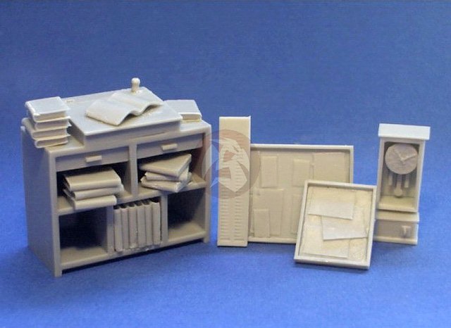 Resicast 1/35 (and 1/32) Workshop Foreman’s Desk & Accessories WWI / WWII 352384