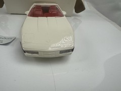 ERTL Americas Cup Corvette White/Red Convertible Ertl Dealer Promo Car 8923 Rare