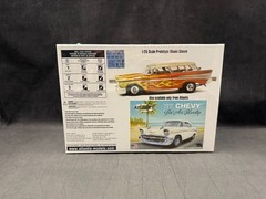 Atlantis 1957 Chevy Nomad 2 Door Station Wagon 1:25 SC Plastic Model Kit H1260