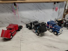 Model Junkyard/parts Plastic Lot Of 3 Big Rigs,white,international ,peterbuilt