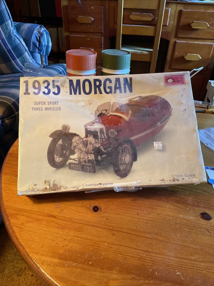 Academy Minicraft 1935 Morgan Super Sport Three-Wheeler “Mog” Sealed 1/16 kit