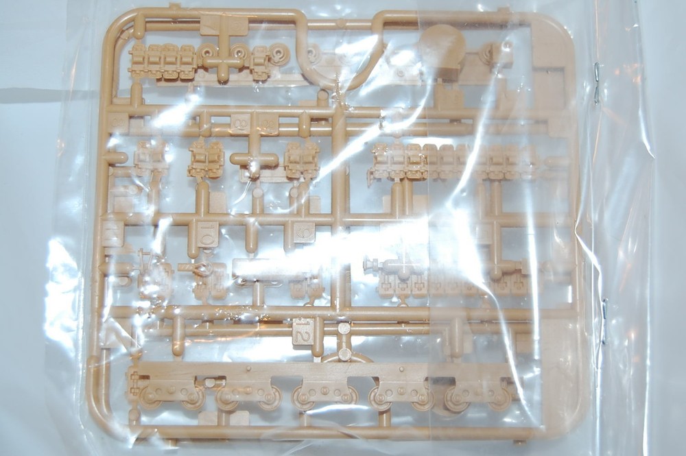 1/48 TAMIYA BRITISH MATILDA TANK 2 SPRUE P FOR PARTS REPAIR IN SEALED BAG