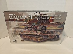 AFV Club 1/35 SdKfz 181 Tiger I Late Tank #35079 ALL Parts Sealed Model Kit Tank