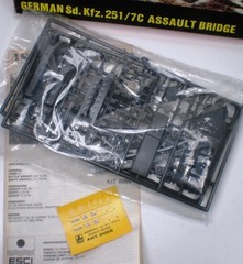 1/72 Scale German WWII Assault Bridge / Engineer Half-Track, 251/7c, ESCI