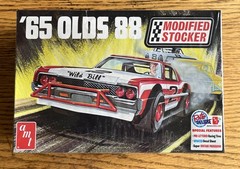 AMT 1965 Olds 88 Modified Stocker 1/25 Model Kit AMT 1474