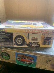 revell street demons ’26 ford sedan delivery model kit 1:25 unassembled 7391