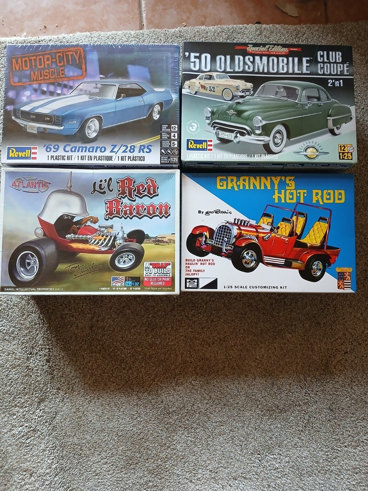 Model Kit Lot