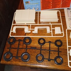 VINTAGE REVELL CUSTOM PICK UP- TRUCK PARTS (1977) H-1261 INCOMPLETE