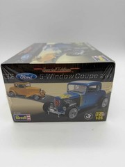 Revell 2011 ’32 Ford 5-Window Coupe 2’n1 1:25 Model Kit 85-4228 Sealed