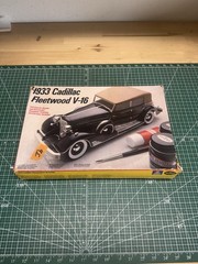 Italari 1:24 Scale 1933 Cadillac Fleetwood V-16 New Open Box