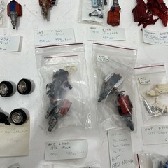 Junkyard Model Car Lot Motors Engines Accessories Various Parts 1/24